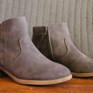 Grayish-Taupe Ankle Boots with Suede Texture Side Zipper and Flat Sole